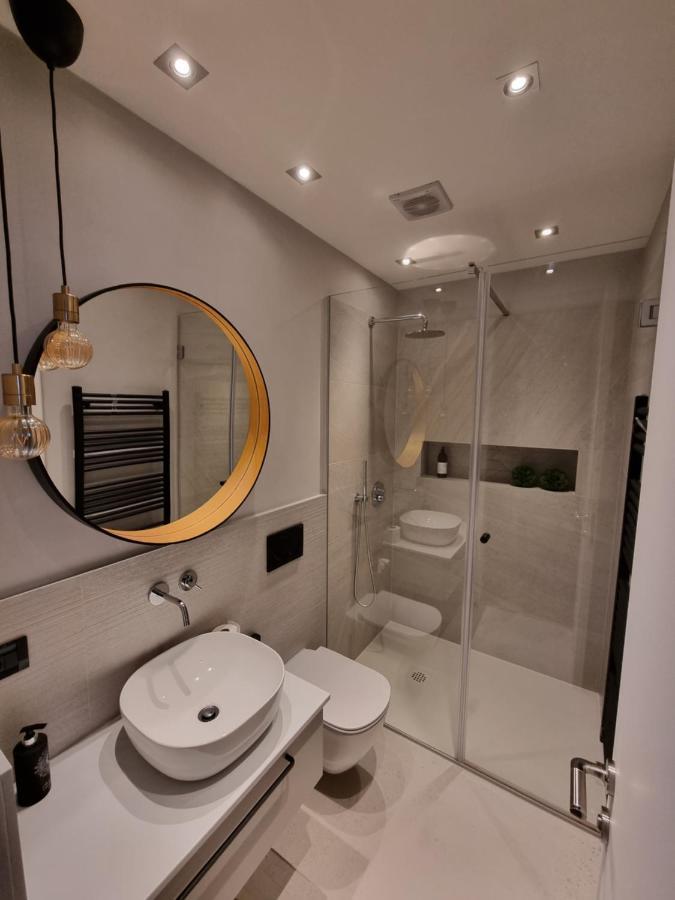 Arena Design Apartments With Free Private Parking And With A Terrace พูลา ภายนอก รูปภาพ