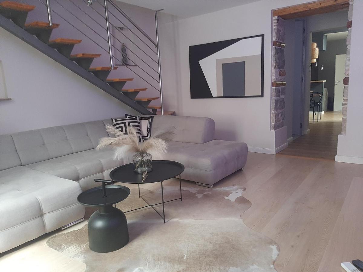 Arena Design Apartments With Free Private Parking And With A Terrace พูลา ภายนอก รูปภาพ