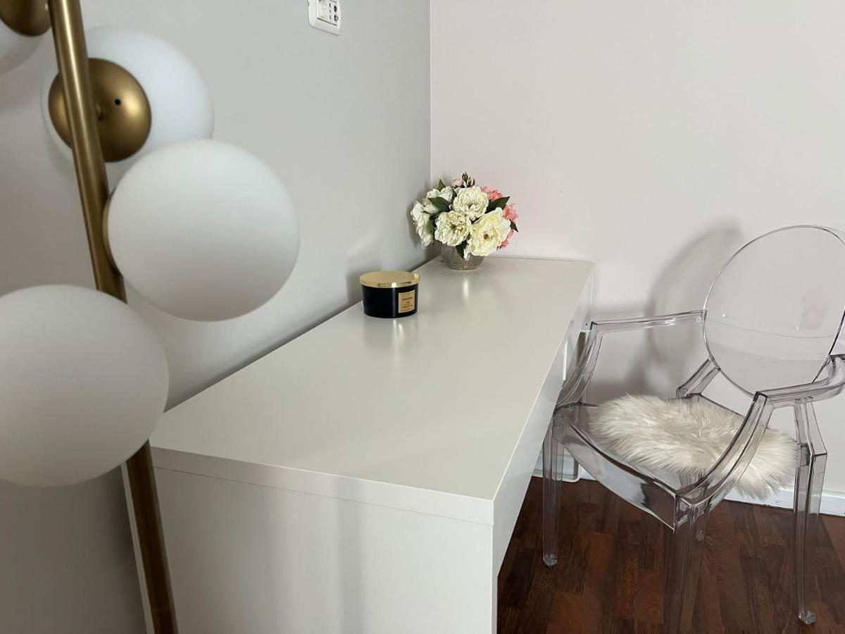 Arena Design Apartments With Free Private Parking And With A Terrace พูลา ภายนอก รูปภาพ