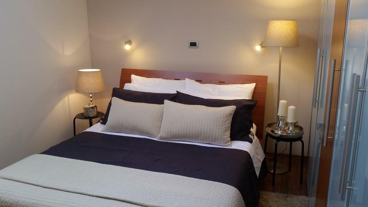 Arena Design Apartments With Free Private Parking And With A Terrace พูลา ภายนอก รูปภาพ