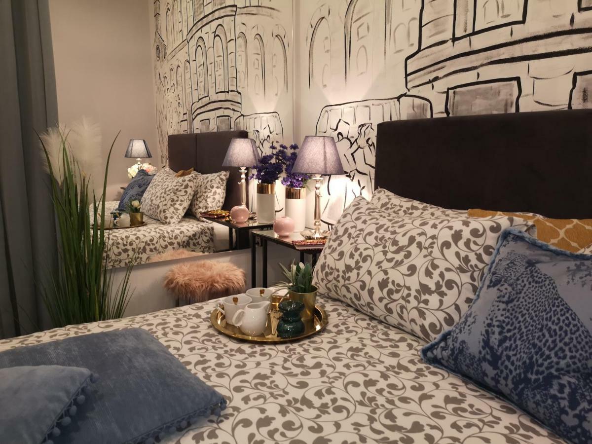 Arena Design Apartments With Free Private Parking And With A Terrace พูลา ภายนอก รูปภาพ
