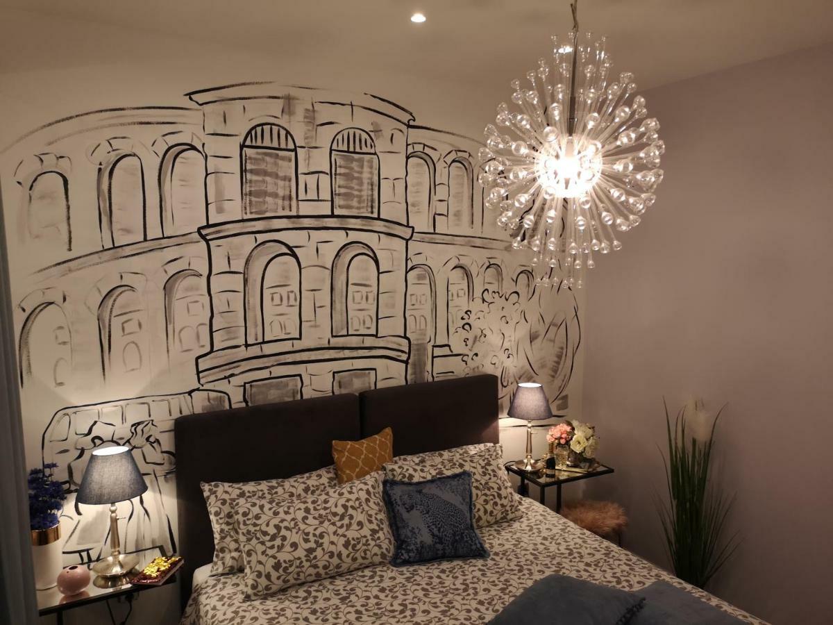 Arena Design Apartments With Free Private Parking And With A Terrace พูลา ภายนอก รูปภาพ